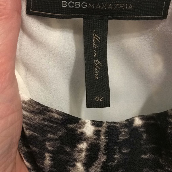 BCBG MAXAZRIA Dress Size 2 - Picture 10 of 11